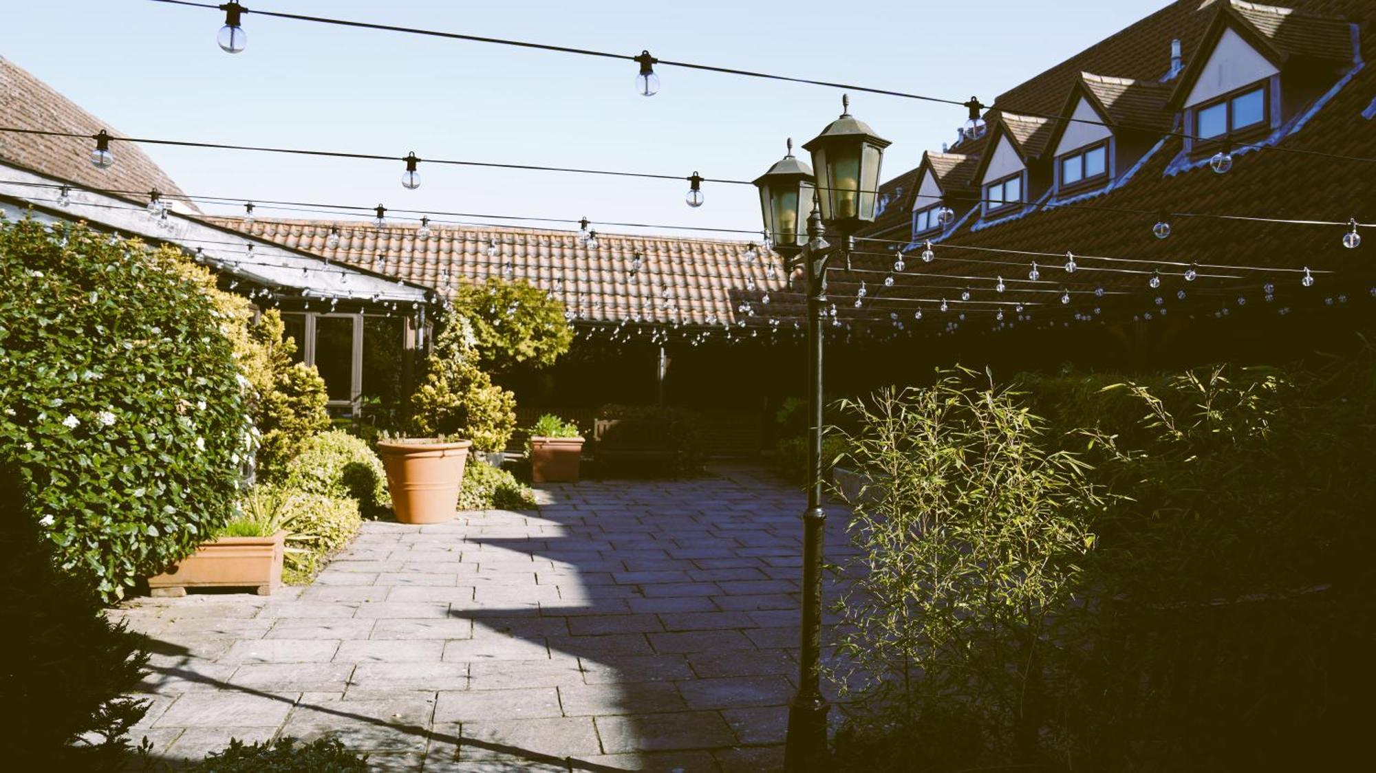 The New Chichester Hotel Wickford Exterior photo